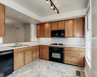 2531 Queen Annes Lane Nw - Photo Thumbnail 10