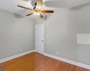 225 14th Place Ne - Photo Thumbnail 9