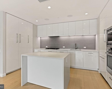 1111 24th Street Nw - Photo Thumbnail 3