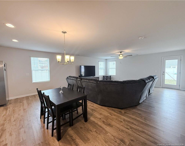 127 Arlington Drive - Photo Thumbnail 3
