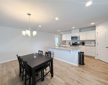 127 Arlington Drive - Photo Thumbnail 4