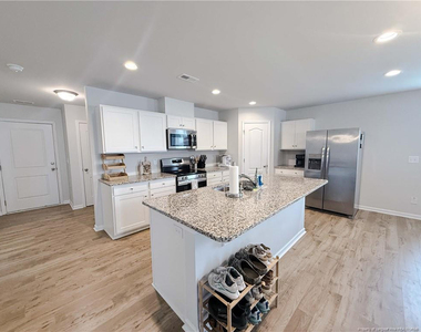 127 Arlington Drive - Photo Thumbnail 5
