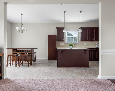 820 Leah Street - Photo Thumbnail 10