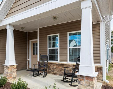 820 Leah Street - Photo Thumbnail 1