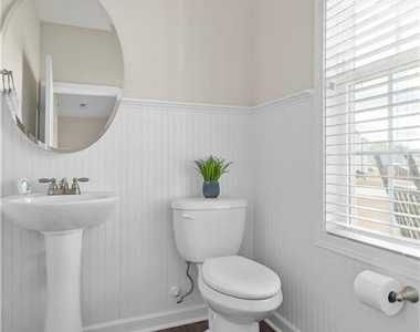 820 Leah Street - Photo Thumbnail 8