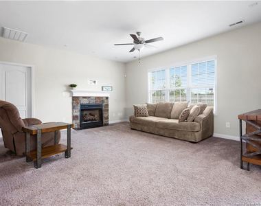 820 Leah Street - Photo Thumbnail 11
