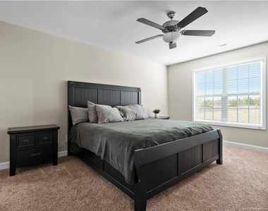 820 Leah Street - Photo Thumbnail 14