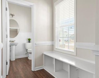 820 Leah Street - Photo Thumbnail 7