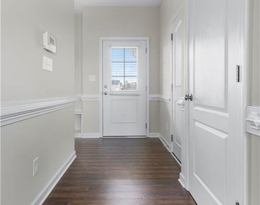 820 Leah Street - Photo Thumbnail 6