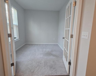 1038 Manorhaven Drive - Photo Thumbnail 31