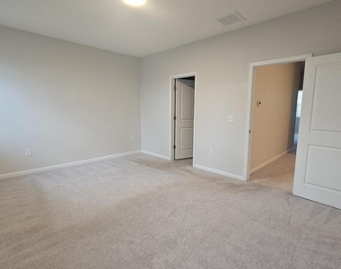 1038 Manorhaven Drive - Photo Thumbnail 29