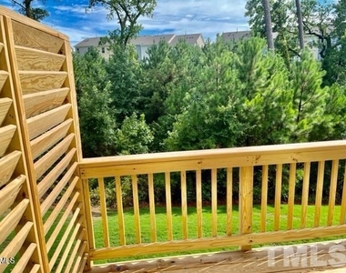 1038 Manorhaven Drive - Photo Thumbnail 6