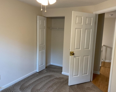 101 Luxon Place - Photo Thumbnail 28