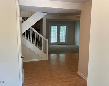 101 Luxon Place - Photo Thumbnail 1