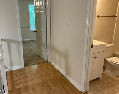 101 Luxon Place - Photo Thumbnail 15