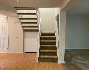 101 Luxon Place - Photo Thumbnail 14