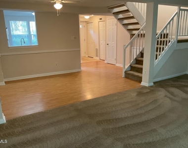 101 Luxon Place - Photo Thumbnail 4