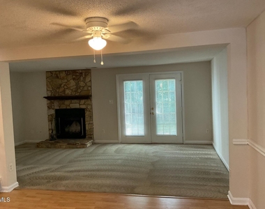 101 Luxon Place - Photo Thumbnail 3
