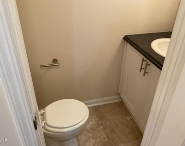 101 Luxon Place - Photo Thumbnail 13