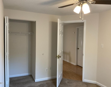 101 Luxon Place - Photo Thumbnail 27