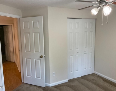 101 Luxon Place - Photo Thumbnail 24