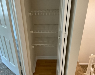 101 Luxon Place - Photo Thumbnail 29