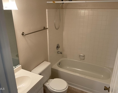 101 Luxon Place - Photo Thumbnail 22