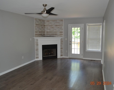 1321 E Stone Arch Drive - Photo Thumbnail 7