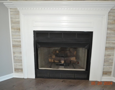 1321 E Stone Arch Drive - Photo Thumbnail 8