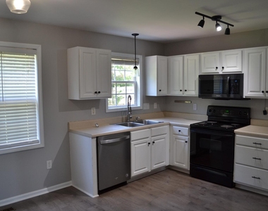1321 E Stone Arch Drive - Photo Thumbnail 10