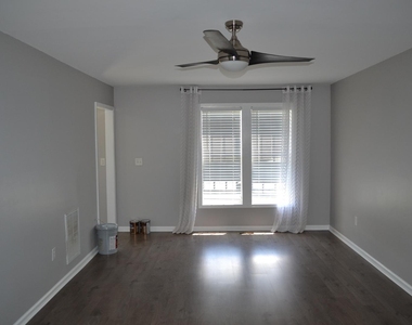 1321 E Stone Arch Drive - Photo Thumbnail 5