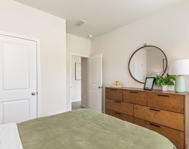 2118 Cherry Creek Road - Photo Thumbnail 18