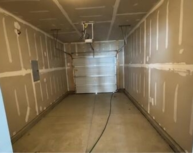243 Paramount Drive - Photo Thumbnail 15