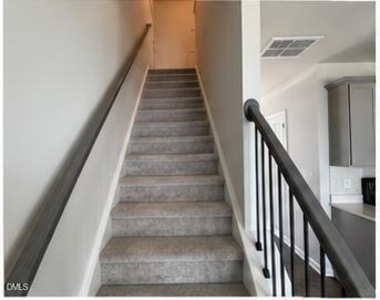 243 Paramount Drive - Photo Thumbnail 2