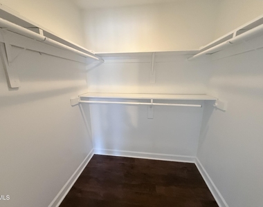 2900 Broadlands Drive - Photo Thumbnail 36