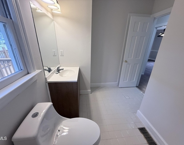 2900 Broadlands Drive - Photo Thumbnail 32