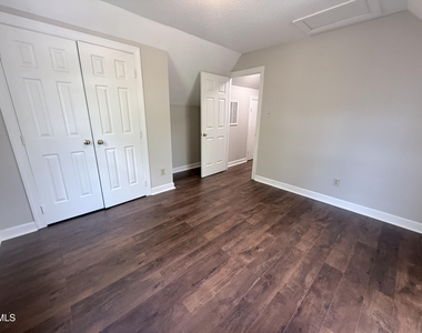 2900 Broadlands Drive - Photo Thumbnail 46