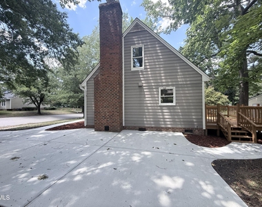 2900 Broadlands Drive - Photo Thumbnail 14