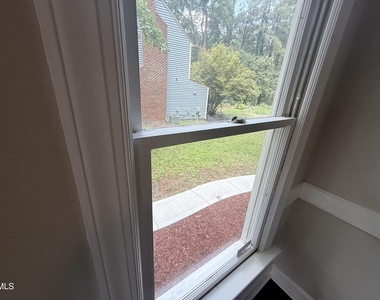 2900 Broadlands Drive - Photo Thumbnail 35