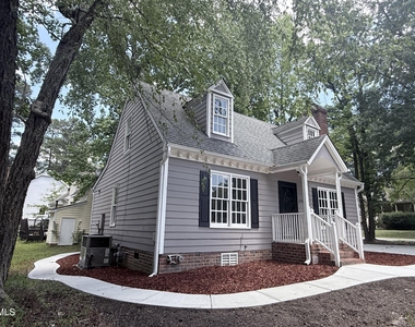 2900 Broadlands Drive - Photo Thumbnail 5