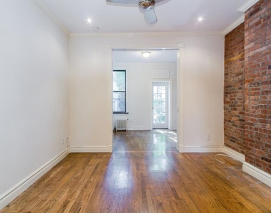 Mott Street - Photo Thumbnail 1