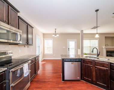 224 Colson Drive - Photo Thumbnail 6