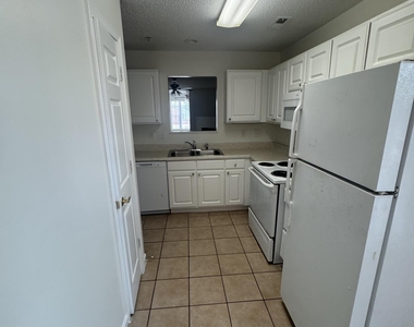 2411 Vancastle Way - Photo Thumbnail 4