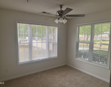 2411 Vancastle Way - Photo Thumbnail 11