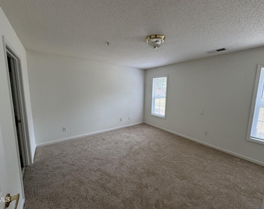 2411 Vancastle Way - Photo Thumbnail 14