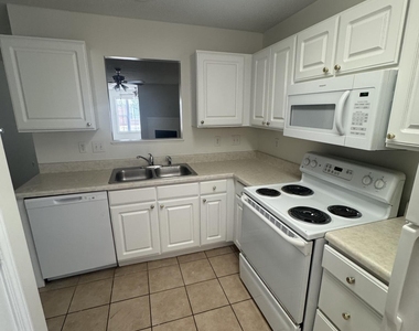 2411 Vancastle Way - Photo Thumbnail 6