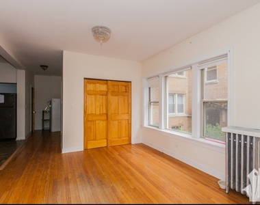 1946 W Leland Ave - Photo Thumbnail 4