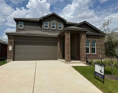 109 Imola St - Photo Thumbnail 2