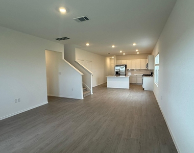 109 Imola St - Photo Thumbnail 17