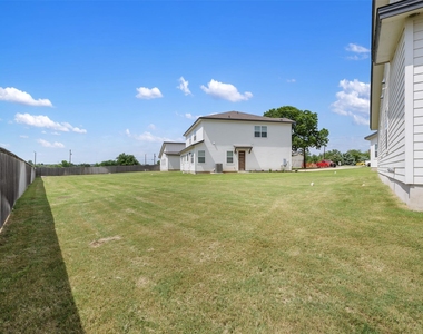 308 E 19th 1/2 St - Photo Thumbnail 29